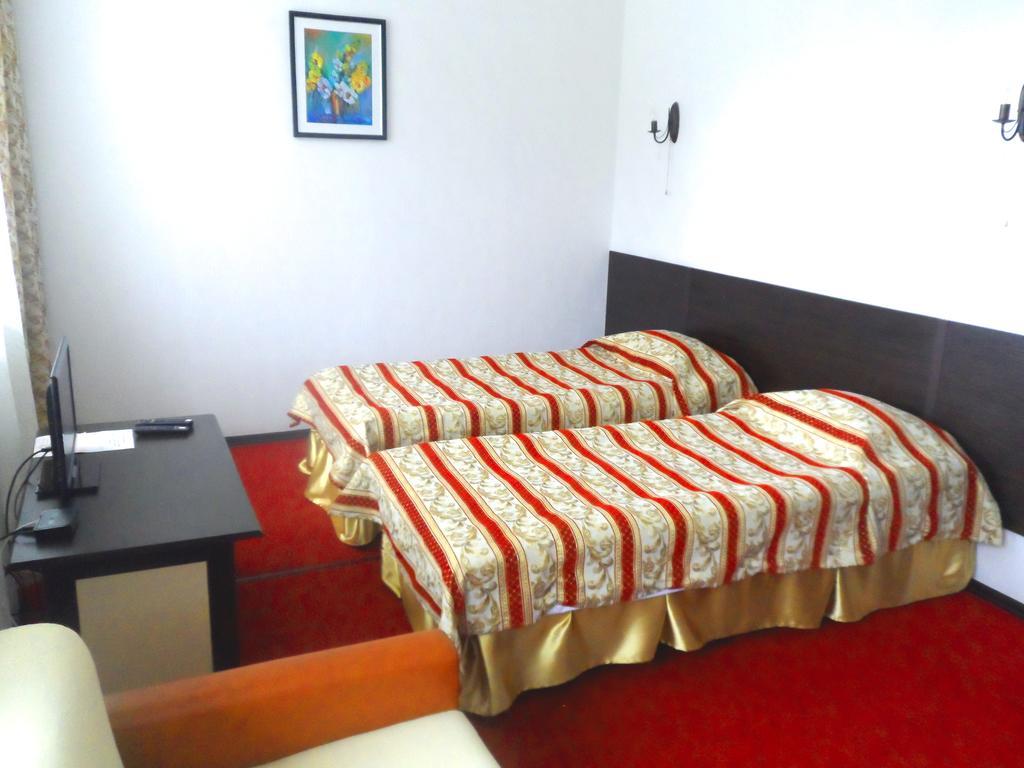 Florentina Hotel Edinet Εξωτερικό φωτογραφία
